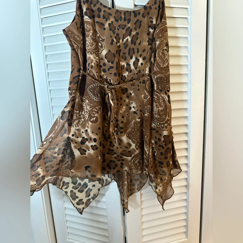 Elegant Brown Leopard Print Camisole - Picture 6 of 9